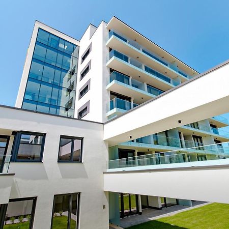 Bonnie-Premium Lelle Waterfront Private Apartment Балатонлелле Экстерьер фото